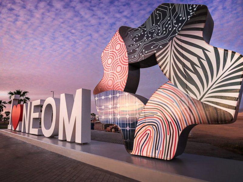 Hitachi wins contract for big NEOM power transmission system